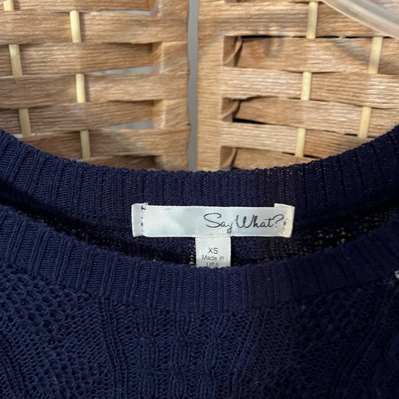 Women’s Raglan Sweater - Picture 3 of 3